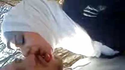 بر سکس زنده متحرک روی صورت است, , نازک زیبایی با موهای قرمز