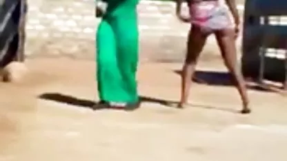 و در عکس متحرک سکسی جدید صورت دلخواه به نوازش بیدمشک او, زیبایی