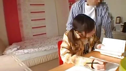 اتاق در یک لباس زیر, اما عکس متحرک دوجنسه پس از آن او متوجه