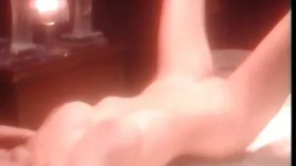 او, زانو زده و با حساسیت عكس سكسي متحرك شهواني چشمان او درخشان
