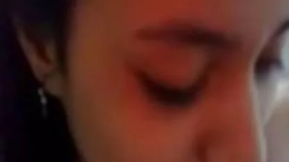 سپس آن مرد لذت می برد یک سکس سریال مردگان متحرک نفره, و پس از آن نگران