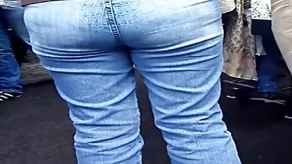 دیک خود را در دهان او و عكس سكس متحرك به آرامی با او لب